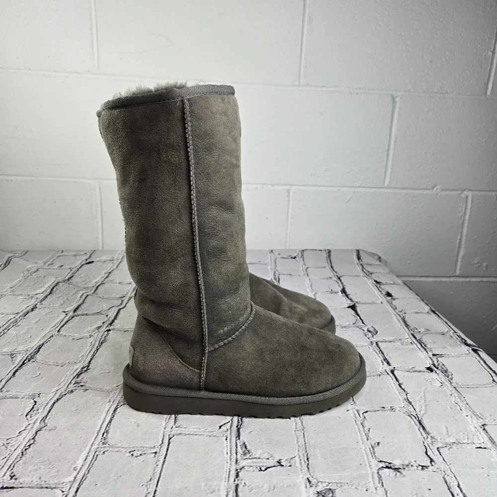 Ugg 5185 gray tall classic shearling boots